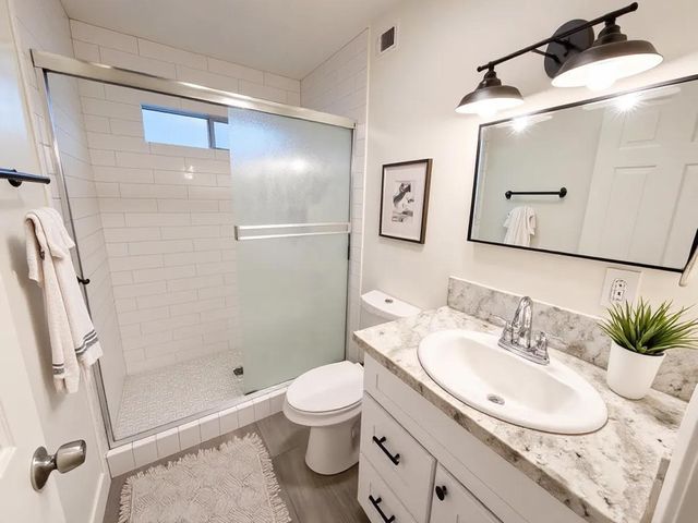 302 Sequoia Drive, Exeter, CA 93221