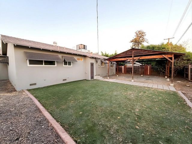 302 Sequoia Drive, Exeter, CA 93221