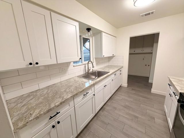 302 Sequoia Drive, Exeter, CA 93221