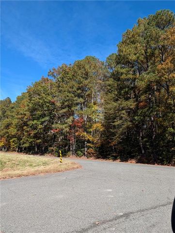 17 N George Washington Memoral PW, Gloucester, VA 23061