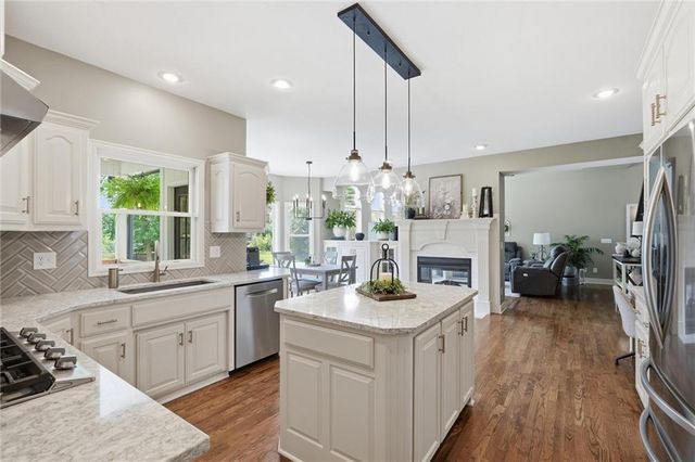 2115 Prairie Creek Drive, Kearney, MO 64060