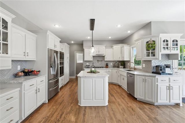 2115 Prairie Creek Drive, Kearney, MO 64060