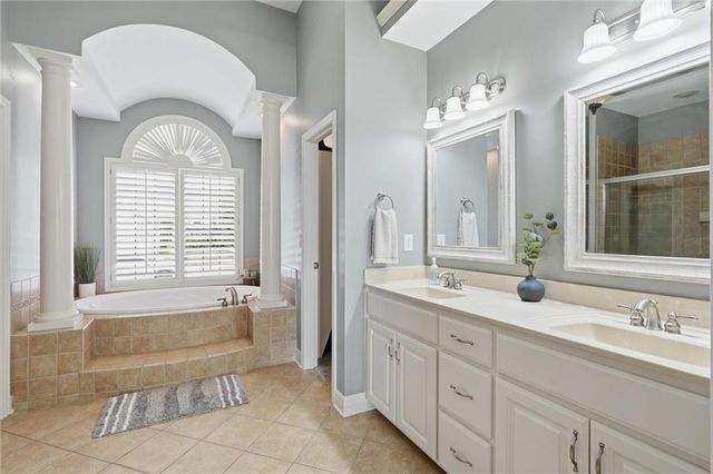 2115 Prairie Creek Drive, Kearney, MO 64060