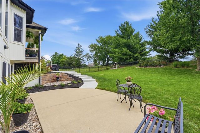 2115 Prairie Creek Drive, Kearney, MO 64060