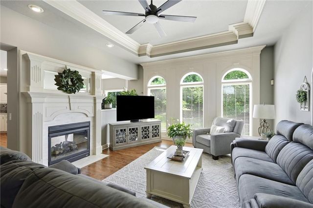 2115 Prairie Creek Drive, Kearney, MO 64060