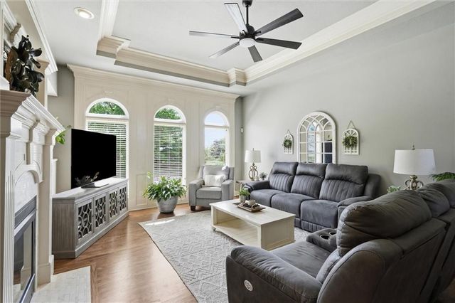 2115 Prairie Creek Drive, Kearney, MO 64060