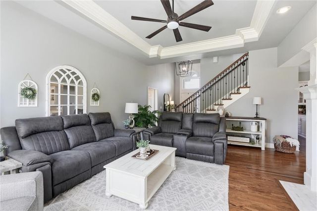 2115 Prairie Creek Drive, Kearney, MO 64060