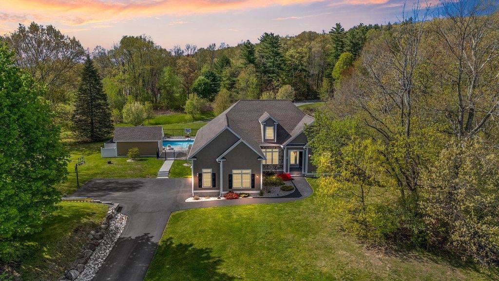 5 Primrose Lane, Salem, NH 03079