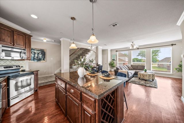 2700 Club Ridge Drive 34, Lewisville, TX 75067