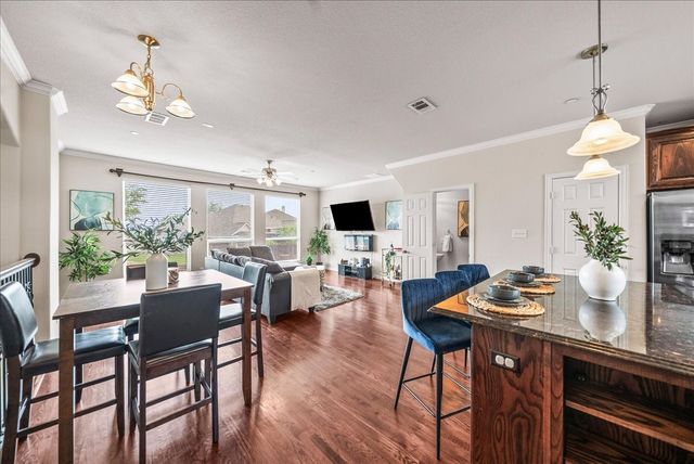2700 Club Ridge Drive 34, Lewisville, TX 75067