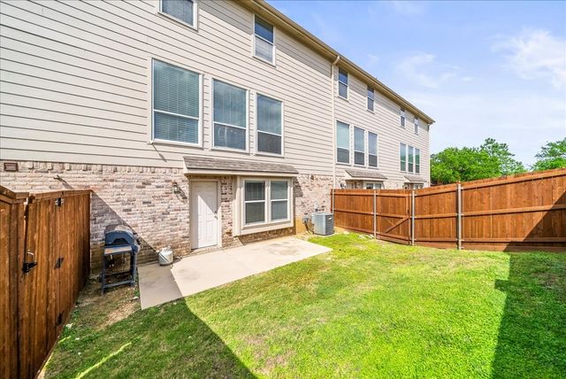 2700 Club Ridge Drive 34, Lewisville, TX 75067