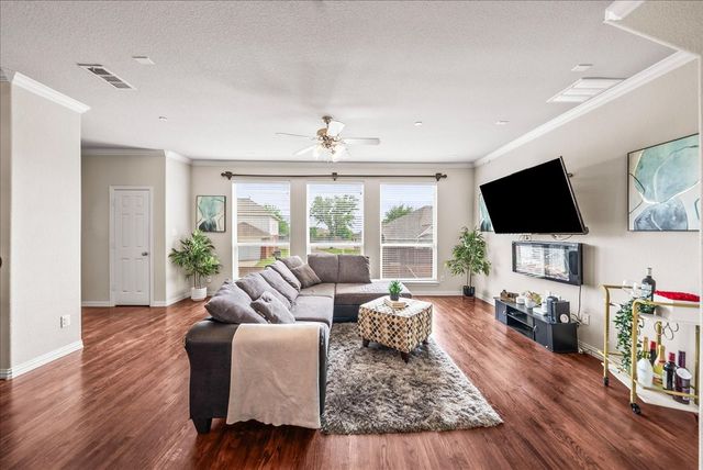 2700 Club Ridge Drive 34, Lewisville, TX 75067