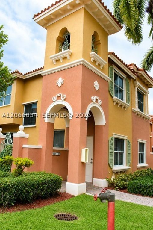 10666 SW 7th St 2106, Pembroke Pines, FL 33025