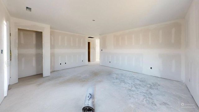 2266 Smith Mountain Lake PKWY, Huddleston, VA 24104