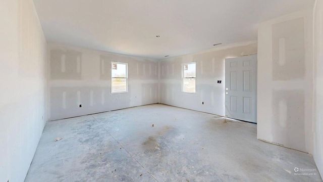 2266 Smith Mountain Lake PKWY, Huddleston, VA 24104