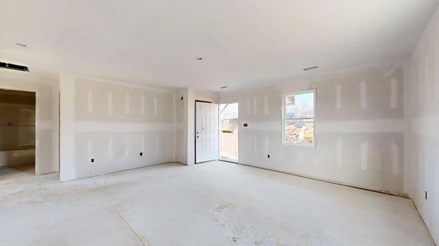 2266 Smith Mountain Lake PKWY, Huddleston, VA 24104