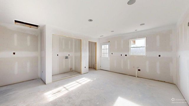 2266 Smith Mountain Lake PKWY, Huddleston, VA 24104