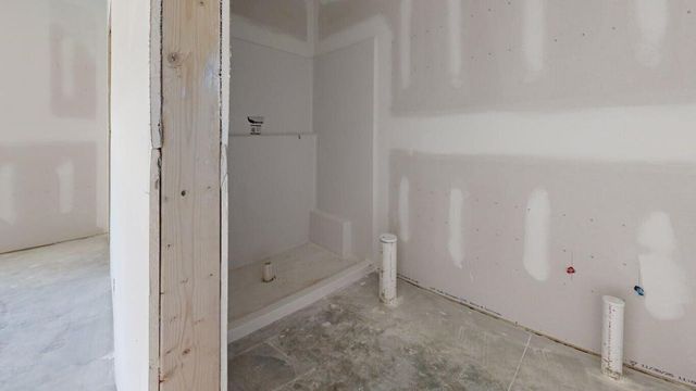 2266 Smith Mountain Lake PKWY, Huddleston, VA 24104