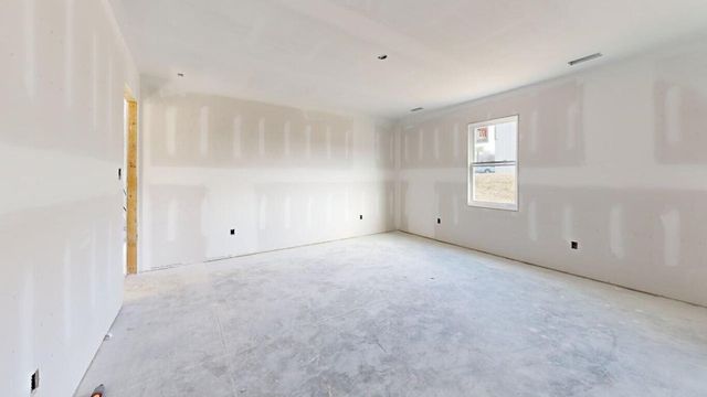 2266 Smith Mountain Lake PKWY, Huddleston, VA 24104