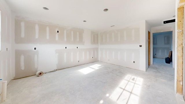 2266 Smith Mountain Lake PKWY, Huddleston, VA 24104