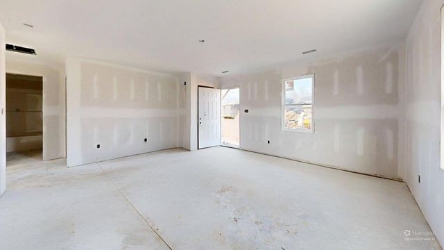 2266 Smith Mountain Lake PKWY, Huddleston, VA 24104