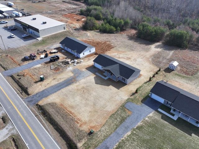 2266 Smith Mountain Lake PKWY, Huddleston, VA 24104