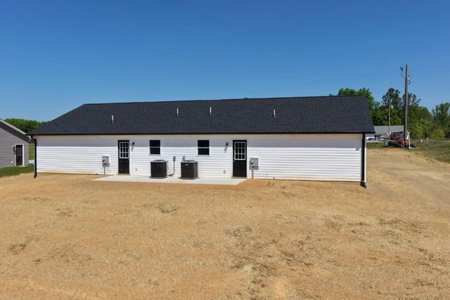 2266 Smith Mountain Lake PKWY, Huddleston, VA 24104