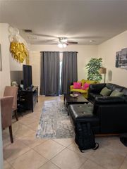9073 Plymouth Pl, Tamarac, FL 33321