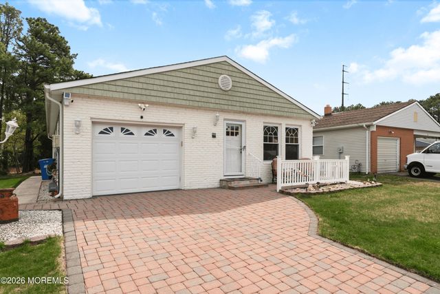 20 Camrose Street, Toms River, NJ 08757