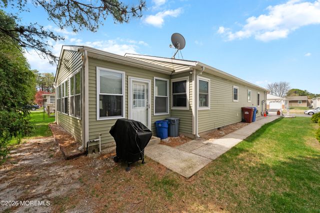 20 Camrose Street, Toms River, NJ 08757