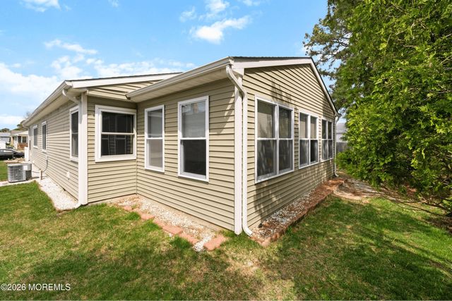 20 Camrose Street, Toms River, NJ 08757