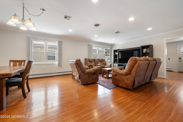 20 Camrose Street, Toms River, NJ 08757