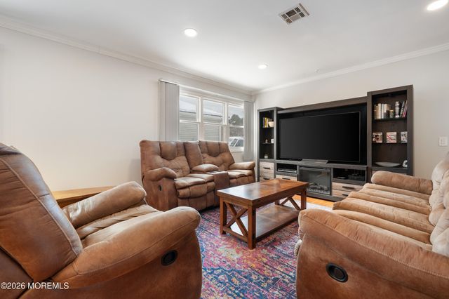 20 Camrose Street, Toms River, NJ 08757