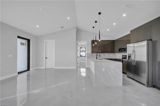 1120 NW 20th PL, Cape Coral, FL 33993