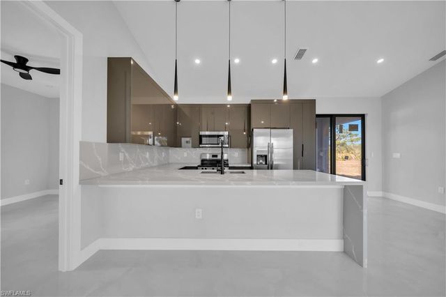 1120 NW 20th PL, Cape Coral, FL 33993