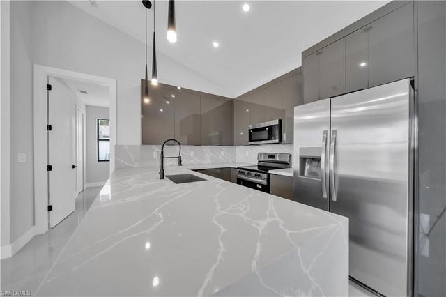 1120 NW 20th PL, Cape Coral, FL 33993