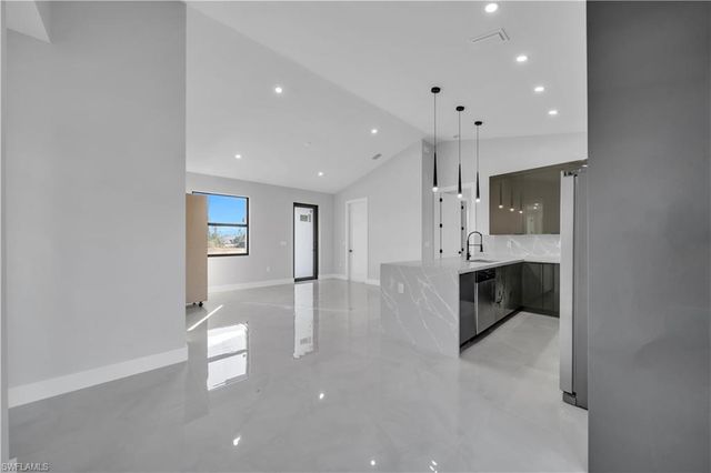 1120 NW 20th PL, Cape Coral, FL 33993