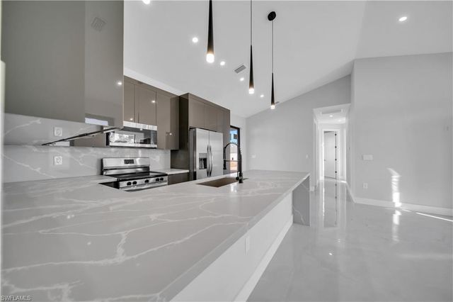 1120 NW 20th PL, Cape Coral, FL 33993