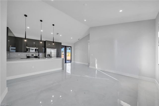 1120 NW 20th PL, Cape Coral, FL 33993