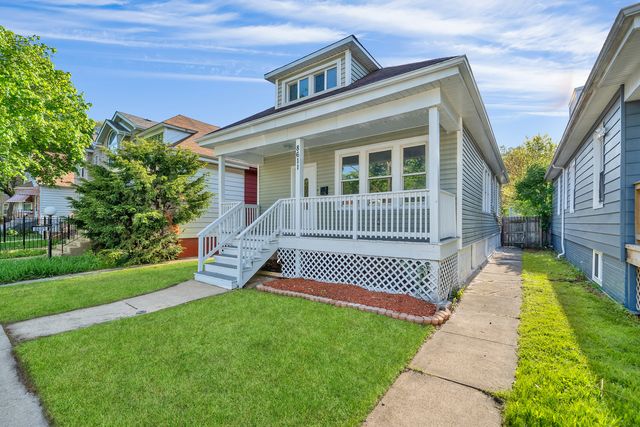 8611 S Kingston Avenue, Chicago, IL 60617