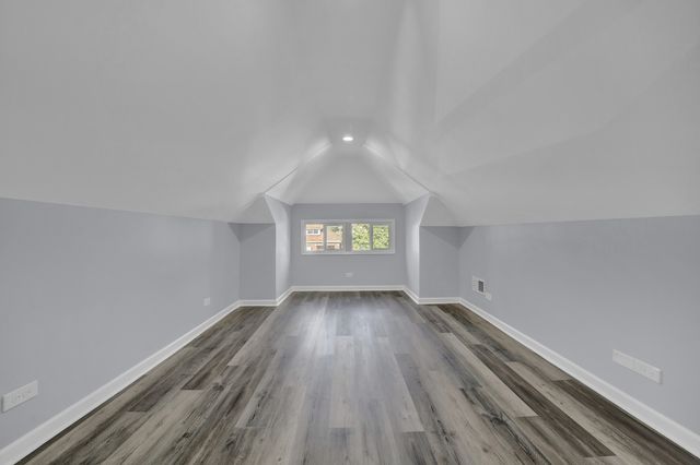8611 S Kingston Avenue, Chicago, IL 60617