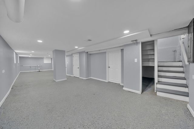8611 S Kingston Avenue, Chicago, IL 60617