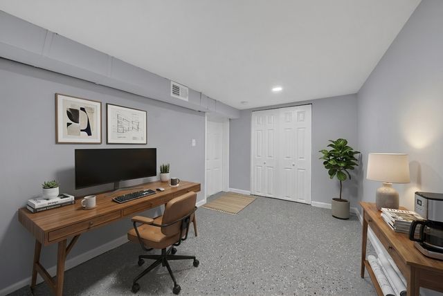 8611 S Kingston Avenue, Chicago, IL 60617