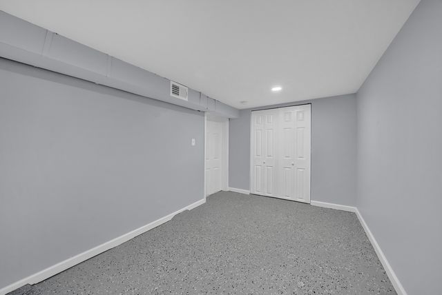 8611 S Kingston Avenue, Chicago, IL 60617