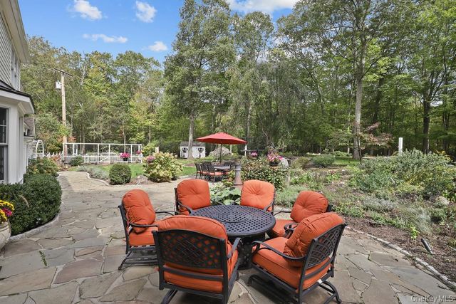 33 Peters Lane, Pound Ridge, NY 10576