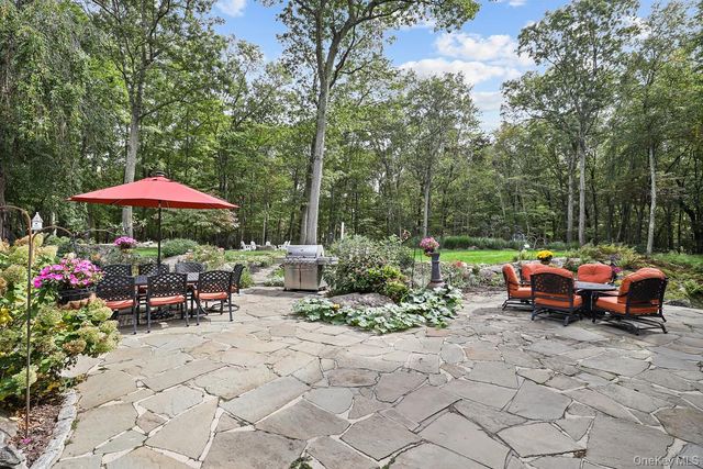 33 Peters Lane, Pound Ridge, NY 10576