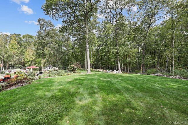 33 Peters Lane, Pound Ridge, NY 10576