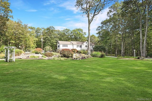 33 Peters Lane, Pound Ridge, NY 10576