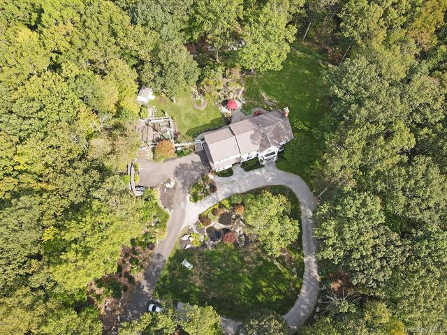 33 Peters Lane, Pound Ridge, NY 10576