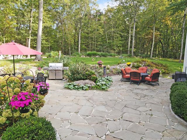 33 Peters Lane, Pound Ridge, NY 10576